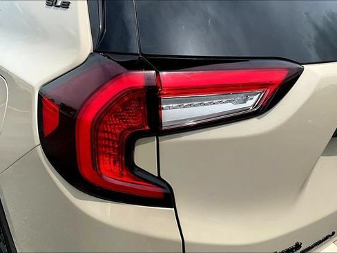 Used 2023 GMC Terrain SLE w/ Driver Convenience Package FWD image 22