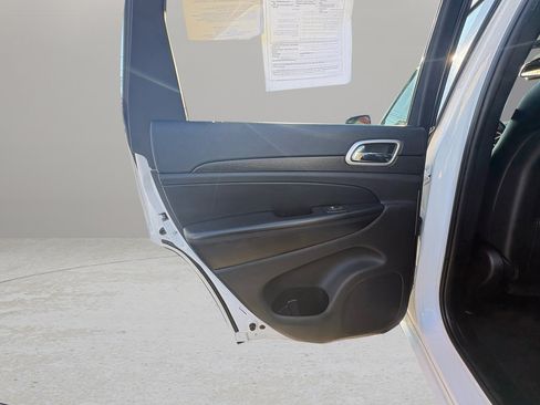Used 2015 Jeep Grand Cherokee Altitude image 27
