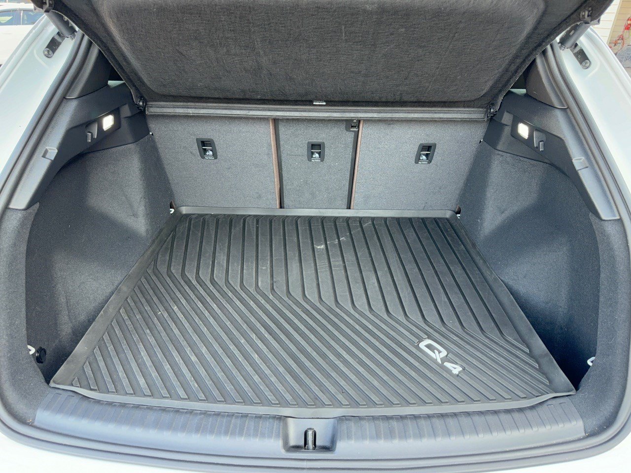 Used 2023 Audi Q4 e-tron Premium Plus AWD/4WD image 28