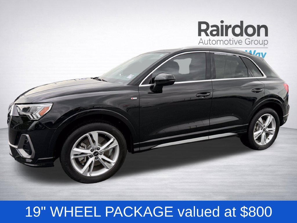 Used 2023 Audi Q3 2.0T Premium w/ Convenience Package AWD/4WD image 3
