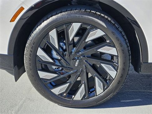 New 2026 Lincoln Nautilus Reserve w/ Jet Appearance Package image 10