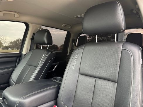 Used 2019 Nissan Titan PRO-4X w/ Pro-4x Convenience Package image 13