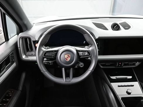 Certified 2026 Porsche Cayenne E-Hybrid AWD/4WD image 18