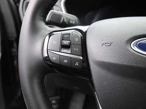 Used 2025 Ford Escape Platinum AWD/4WD image 29