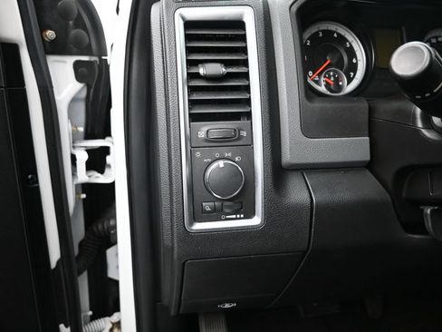 Used 2014 RAM 1500 Classic SLT AWD/4WD image 12