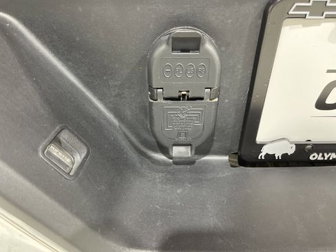 Used 2021 GMC Sierra 1500 SLT w/ SLT Premium Package image 17