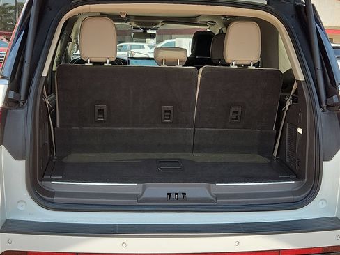 Used 2023 Lincoln Navigator Reserve AWD/4WD image 10