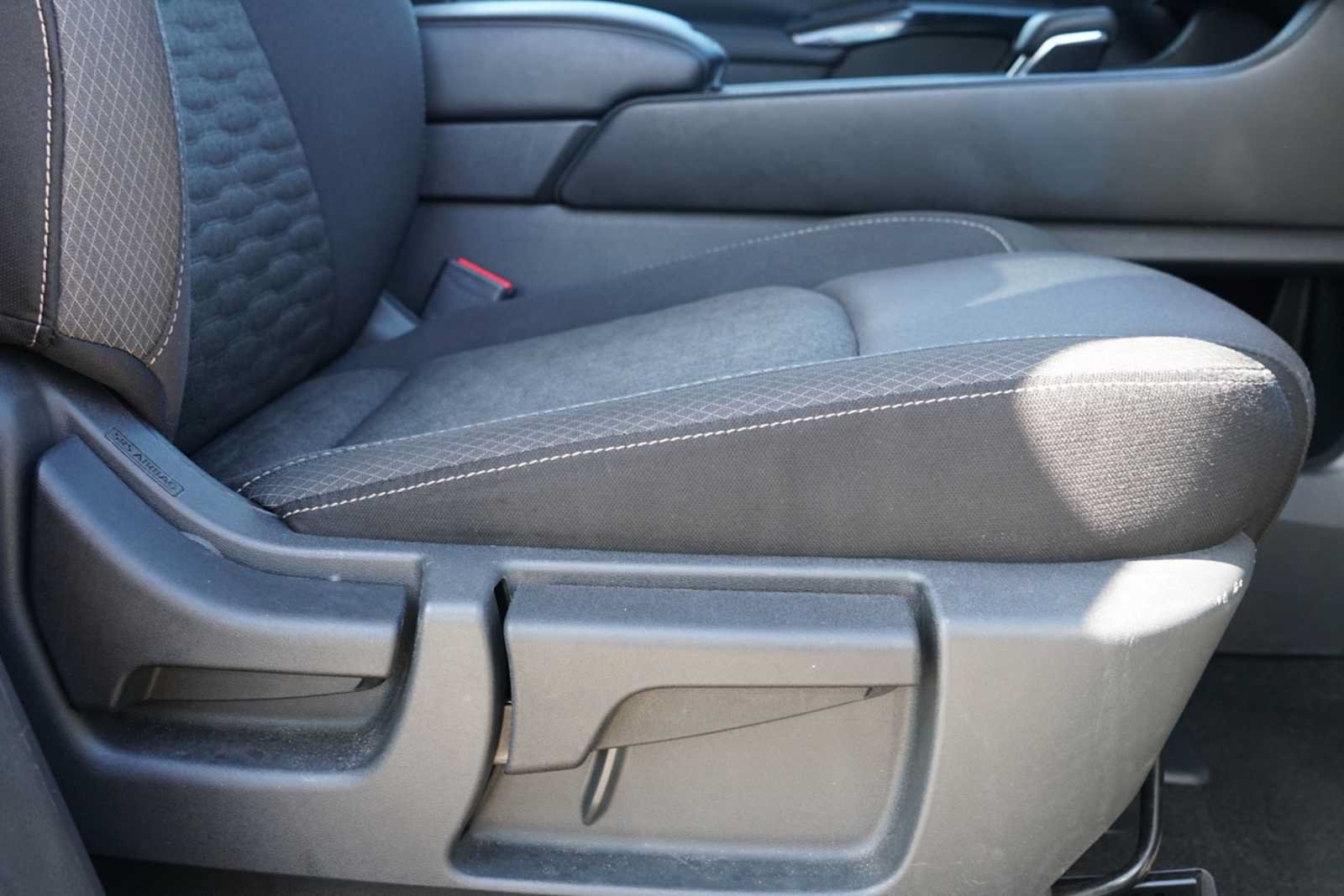 Used 2025 Nissan Pathfinder SV FWD image 25