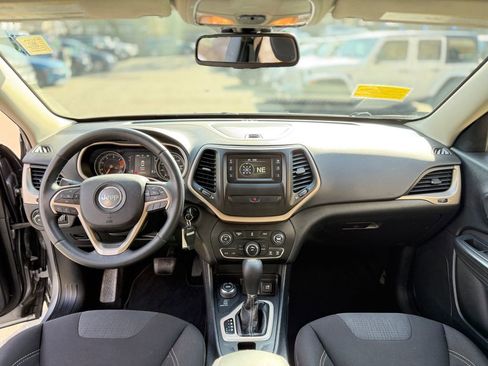 Used 2016 Jeep Cherokee Latitude image 7