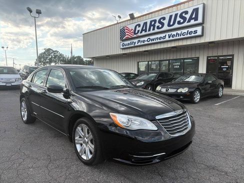 Used 2013 Chrysler 200 Touring FWD image 10