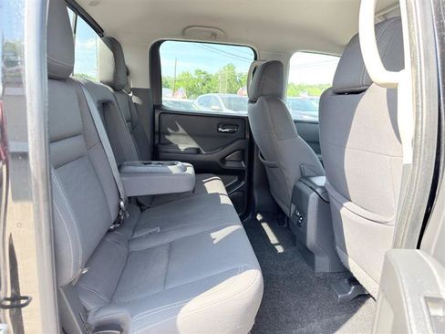 Used 2022 Nissan Frontier SV AWD/4WD image 19