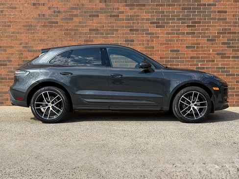 Certified 2025 Porsche Macan image 8