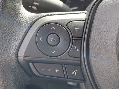 Used 2022 Toyota Corolla LE image 30