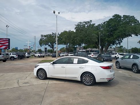 Used 2017 Kia Cadenza Technology FWD image 8