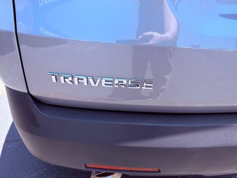 Used 2023 Chevrolet Traverse LS FWD image 39