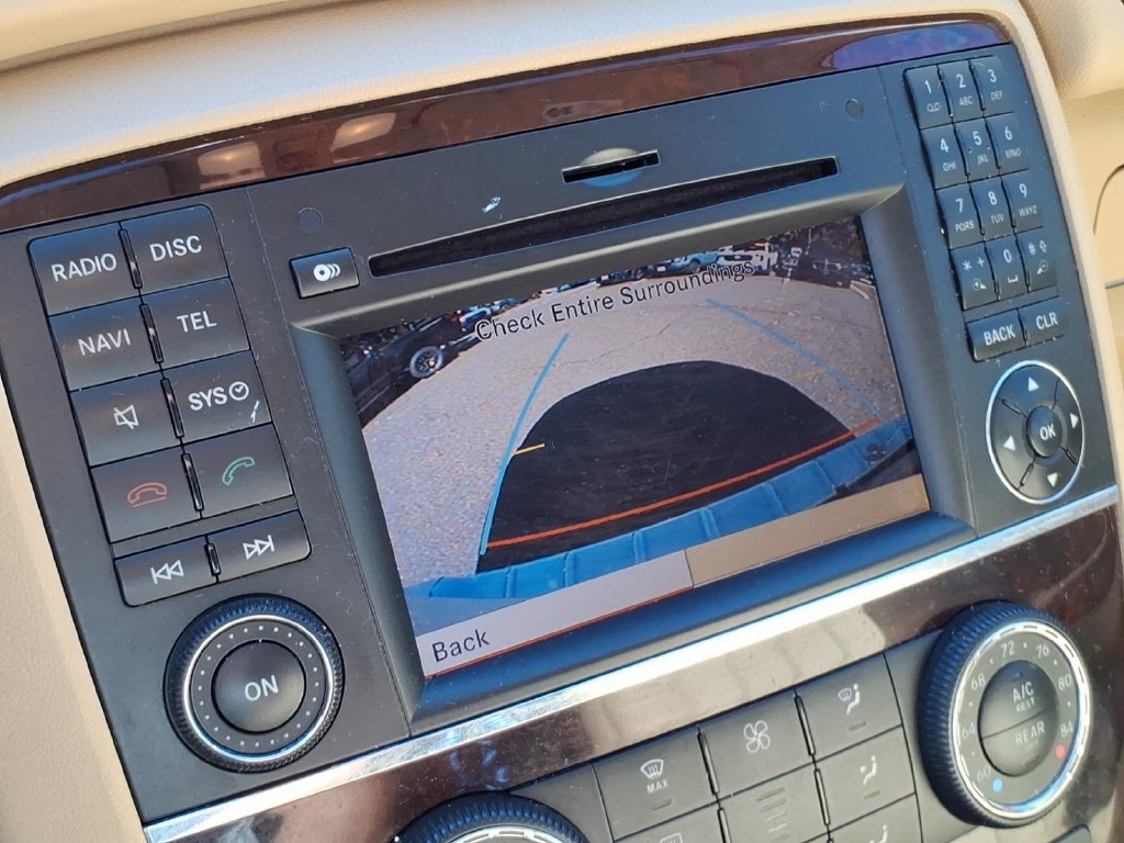 Used 2010 Mercedes-Benz R 350 4MATIC image 29