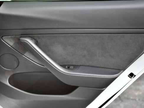 Used 2022 Tesla Model 3 Standard Range Plus image 15