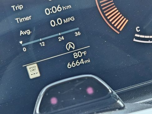 Used 2025 Hyundai Santa Fe SEL FWD image 12