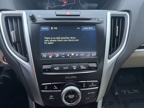 Used 2018 Acura TLX w/ Technology Package image 24