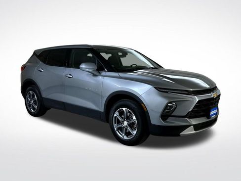 Certified 2025 Chevrolet Blazer LT AWD/4WD image 4