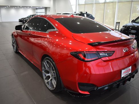 Used 2018 INFINITI Q60 Red Sport 400 w/ Pro Active Package AWD/4WD image 5