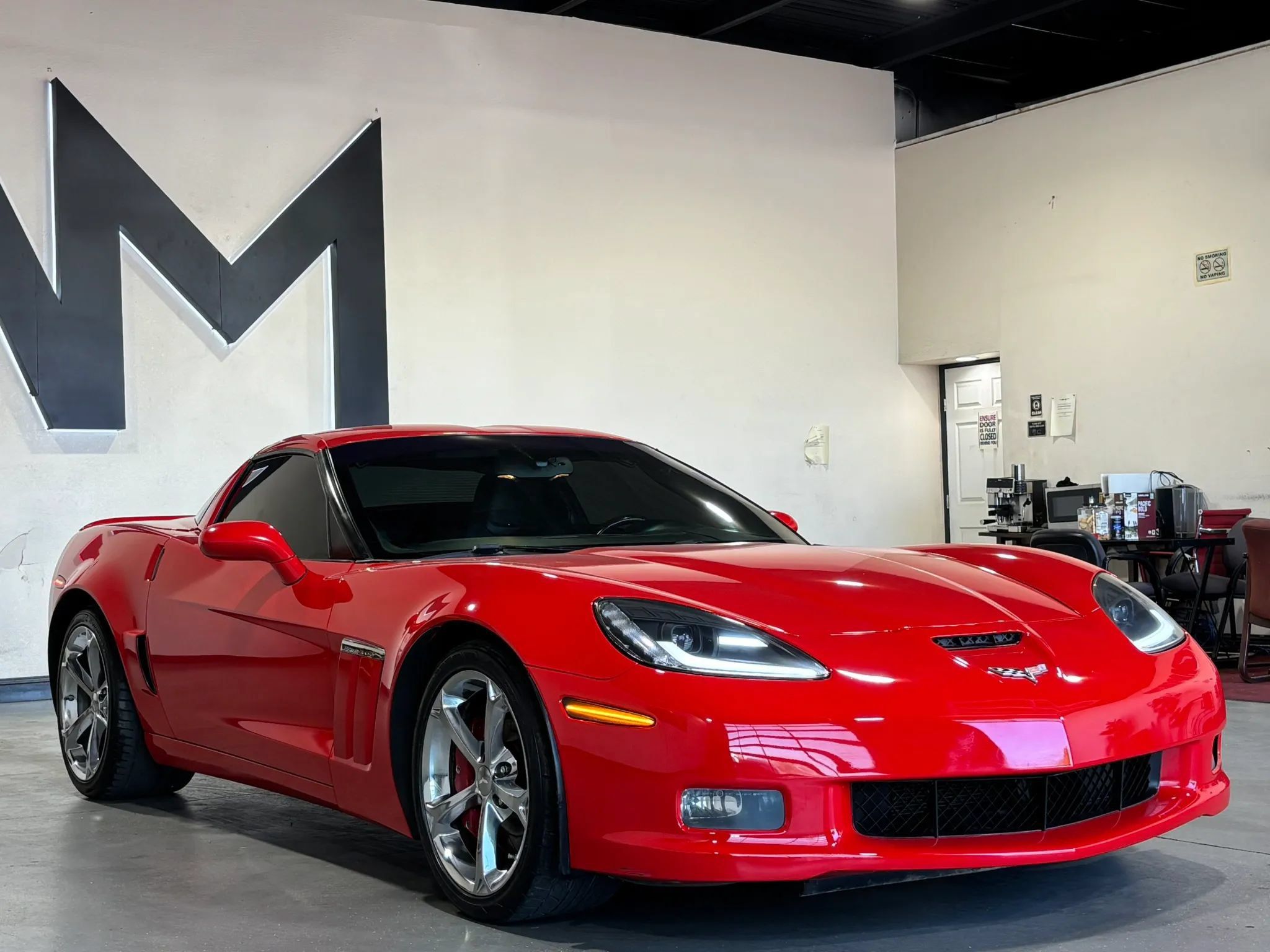 Used 2012 Chevrolet Corvette Grand Sport w/ Battery Protection Package RWD image 3