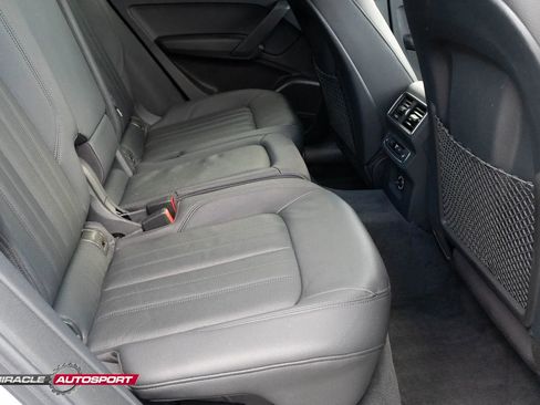 Used 2018 Audi Q5 2.0T Premium Plus w/ Premium Plus Package image 39