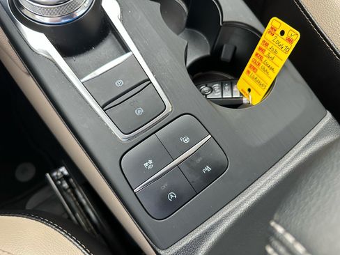 Certified 2020 Ford Escape Titanium AWD/4WD image 30