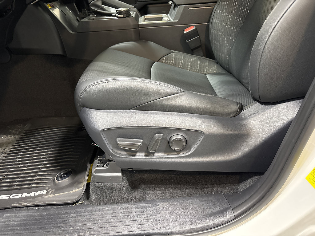 New 2026 Toyota Tacoma TRD Off-Road w/ TRD Off Road Premium Package AWD/4WD image 15