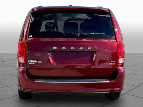 Used 2019 Dodge Grand Caravan SXT FWD image 5