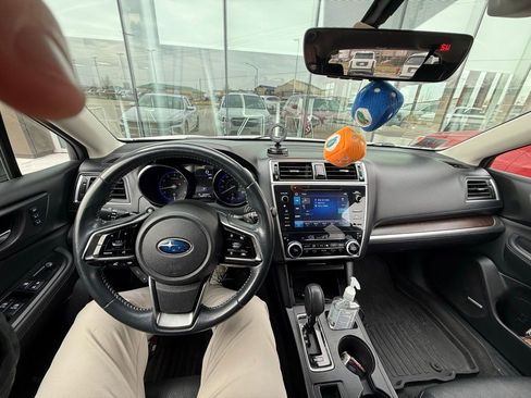 Used 2019 Subaru Outback 3.6R Limited image 5