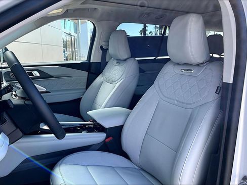 Used 2026 Ford Explorer Platinum w/ LUX Leather Package image 25