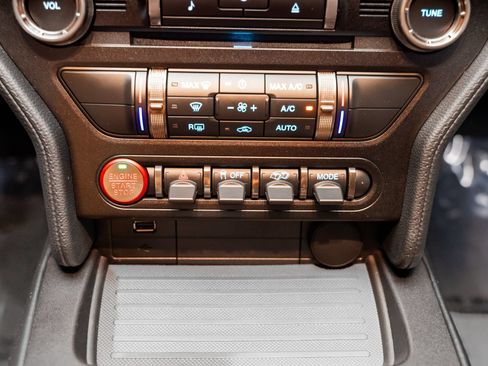 Used 2021 Ford Mustang Shelby GT500 w/ Carbon Fiber Track Pack RWD image 62