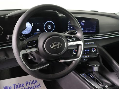 Used 2024 Hyundai Elantra SEL FWD image 23
