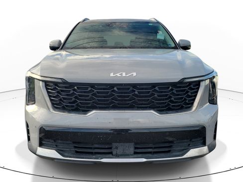 Used 2024 Kia Sorento S FWD image 2