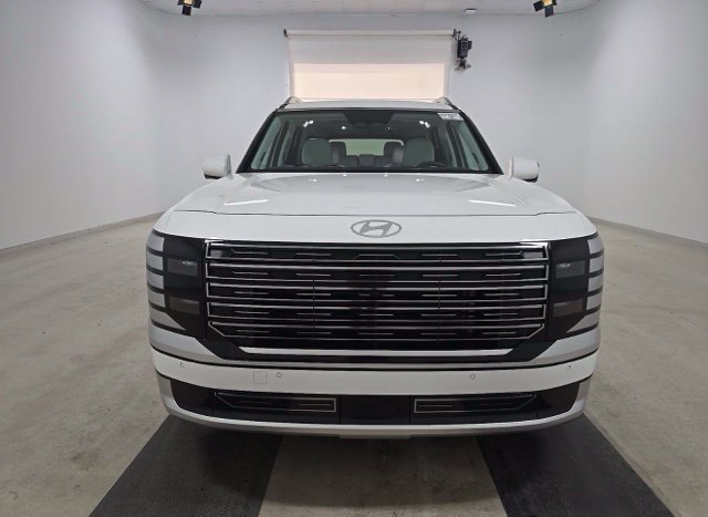 Used 2026 Hyundai Palisade Calligraphy FWD image 2