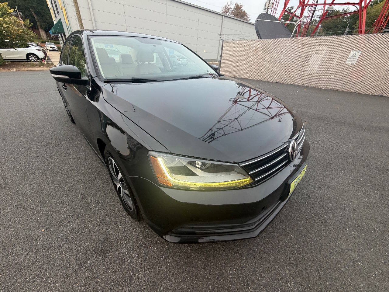 Used 2017 Volkswagen Jetta SE FWD image 5