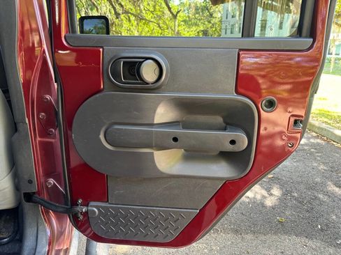 Used 2007 Jeep Wrangler Unlimited Sahara image 18