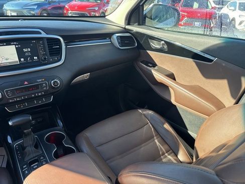 Used 2020 Kia Sorento SX image 26