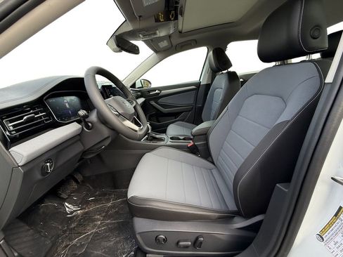 New 2026 Volkswagen Jetta SE image 9