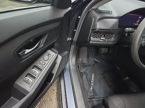Certified 2025 Honda Accord SE image 28