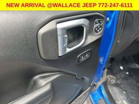 Used 2022 Jeep Wrangler Unlimited Rubicon 4xe w/ Steel Bumper Group AWD/4WD image 11