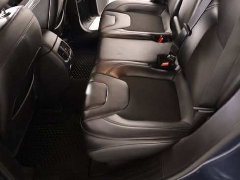 Used 2020 Jeep Cherokee Latitude Plus w/ Cold Weather Group image 12