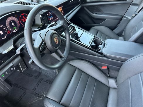 Certified 2025 Porsche Panamera 4 AWD/4WD image 4