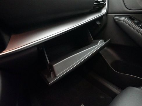 Certified 2023 Nissan Rogue SV w/ SV Premium Package image 30