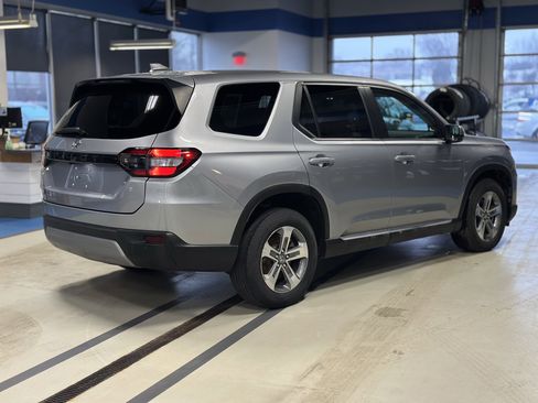 Used 2024 Honda Pilot EX-L image 4