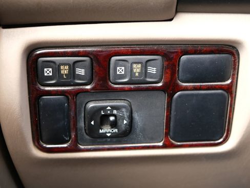 Used 2000 Toyota Land Cruiser AWD/4WD image 43