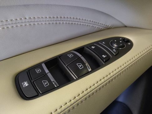 Used 2020 INFINITI QX60 Luxe w/ Sensory Package FWD image 27