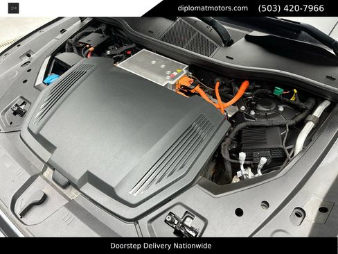 Used 2019 Audi e-tron Prestige w/ Prestige Package image 50