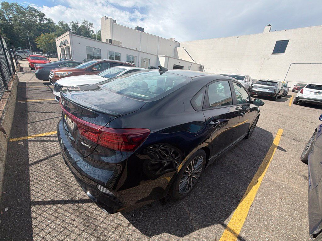 Used 2023 Kia Forte GT-Line w/ GT-Line Premium Package FWD image 6